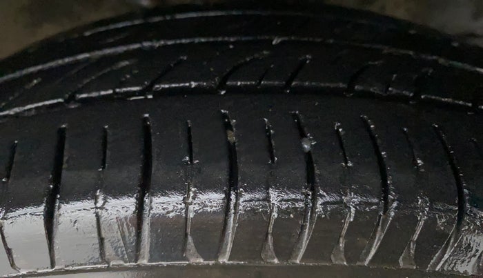 2012 Maruti Wagon R 1.0 LXI CNG, CNG, Manual, 59,435 km, Right Front Tyre Tread