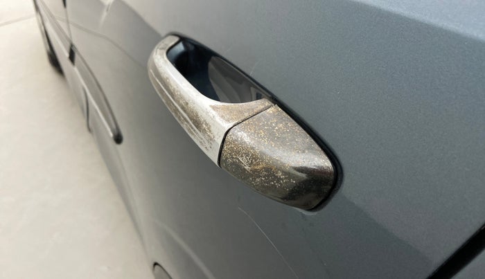 2021 Mahindra XUV300 1.2 W6 AT, Petrol, Automatic, 25,852 km, Rear left door - Chrome on handle has slight discoularation