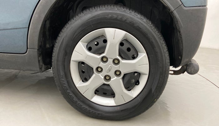 2021 Mahindra XUV300 1.2 W6 AT, Petrol, Automatic, 25,852 km, Left Rear Wheel