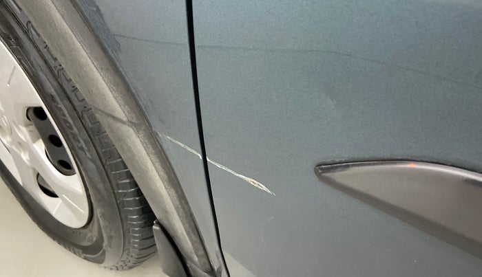 2021 Mahindra XUV300 1.2 W6 AT, Petrol, Automatic, 25,852 km, Left fender - Minor scratches