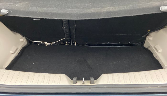 2021 Mahindra XUV300 1.2 W6 AT, Petrol, Automatic, 25,852 km, Boot Inside