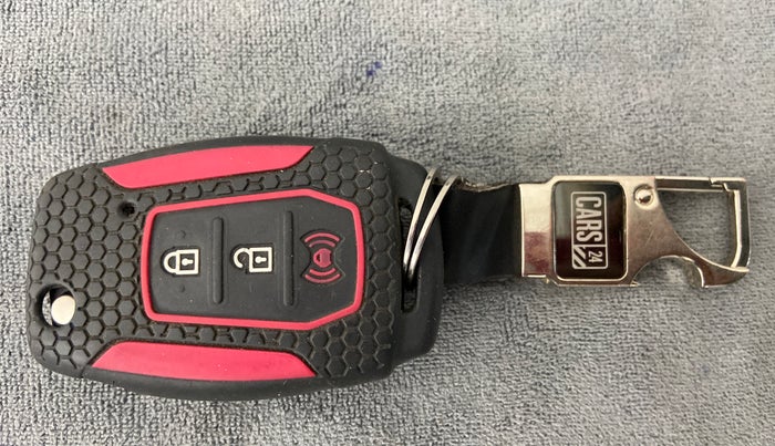 2021 Mahindra XUV300 1.2 W6 AT, Petrol, Automatic, 25,852 km, Key Close Up