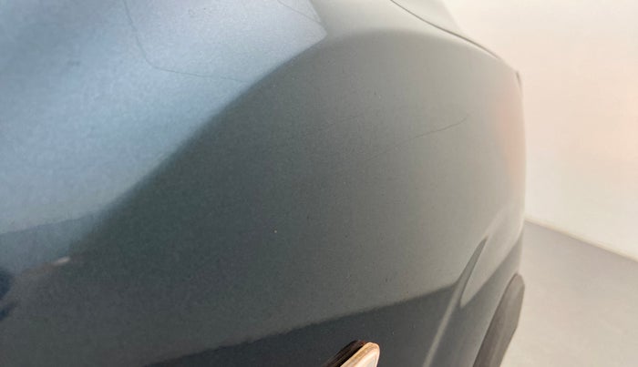 2021 Mahindra XUV300 1.2 W6 AT, Petrol, Automatic, 25,852 km, Right fender - Minor scratches