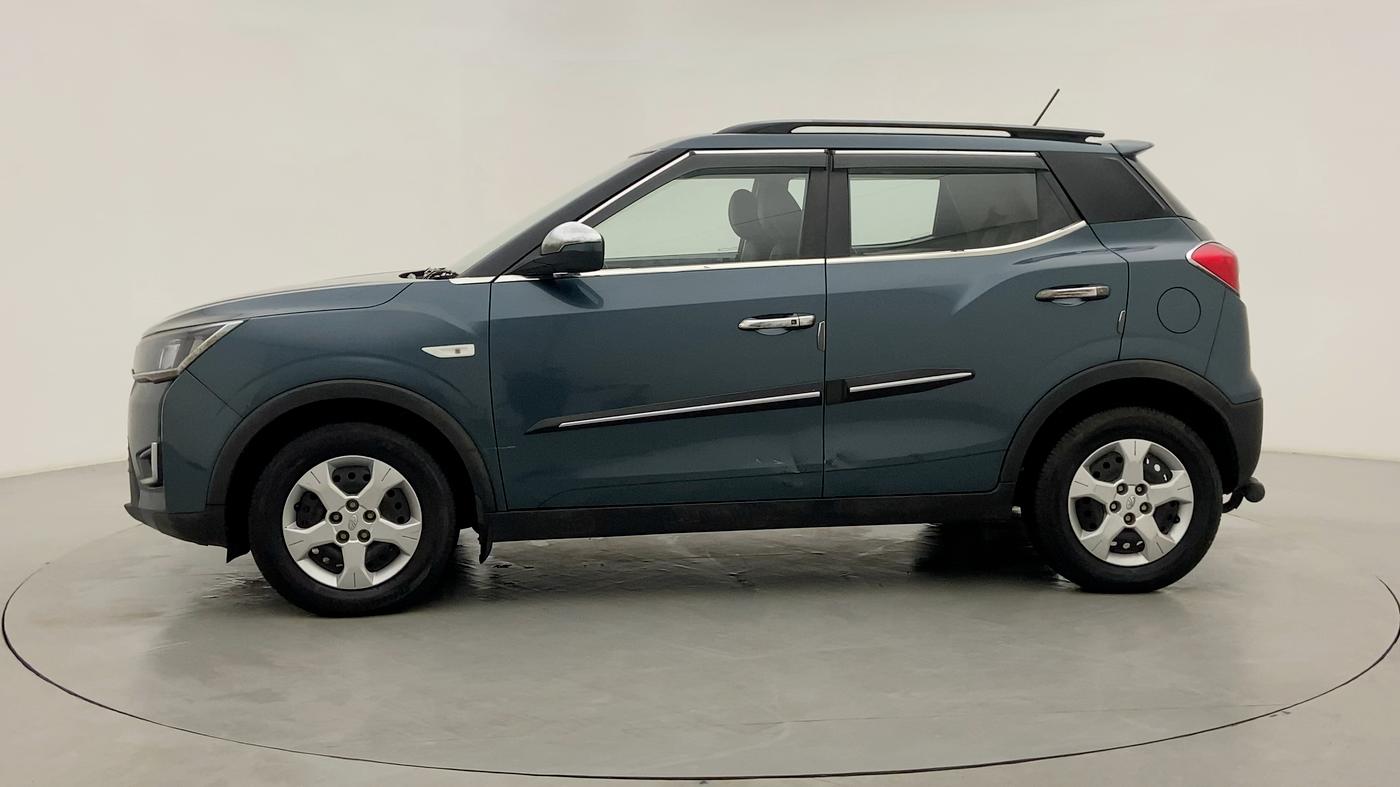 2021 Mahindra XUV300 1.2 W6 AT, Petrol, Automatic, 25,852 km, Left Side