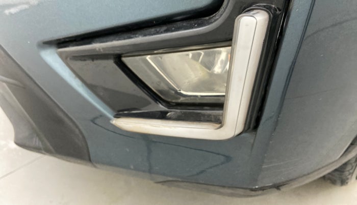 2021 Mahindra XUV300 1.2 W6 AT, Petrol, Automatic, 25,852 km, Left fog light - Not working