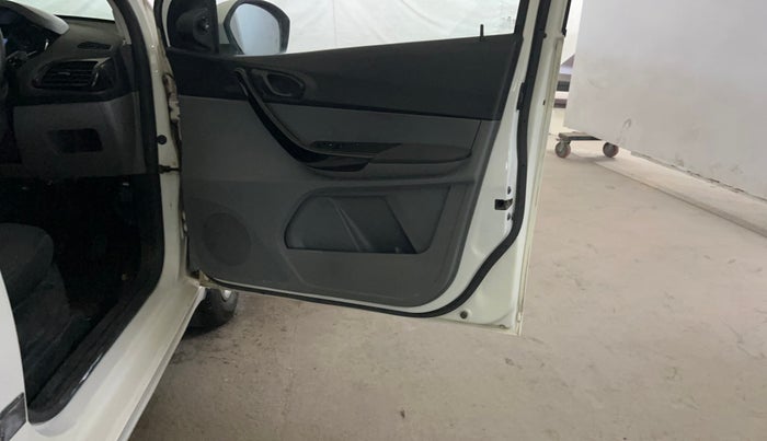 2018 Tata TIGOR XT PETROL, Petrol, Manual, 86,997 km, Driver Side Door Panels Control