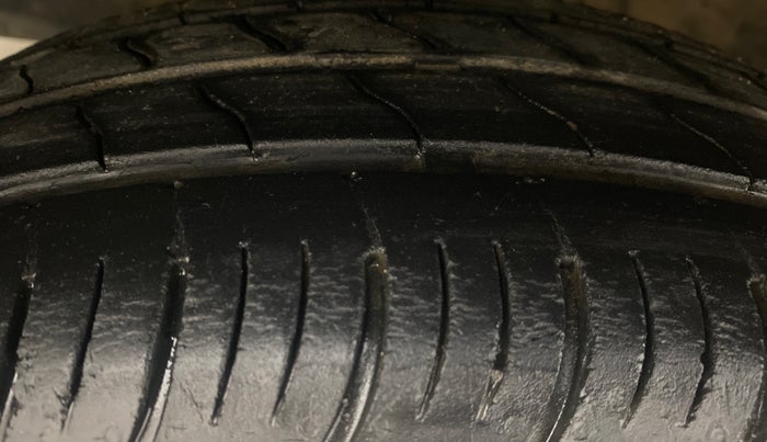 2021 Maruti Baleno DELTA PETROL 1.2, Petrol, Manual, 84,397 km, Left Front Tyre Tread