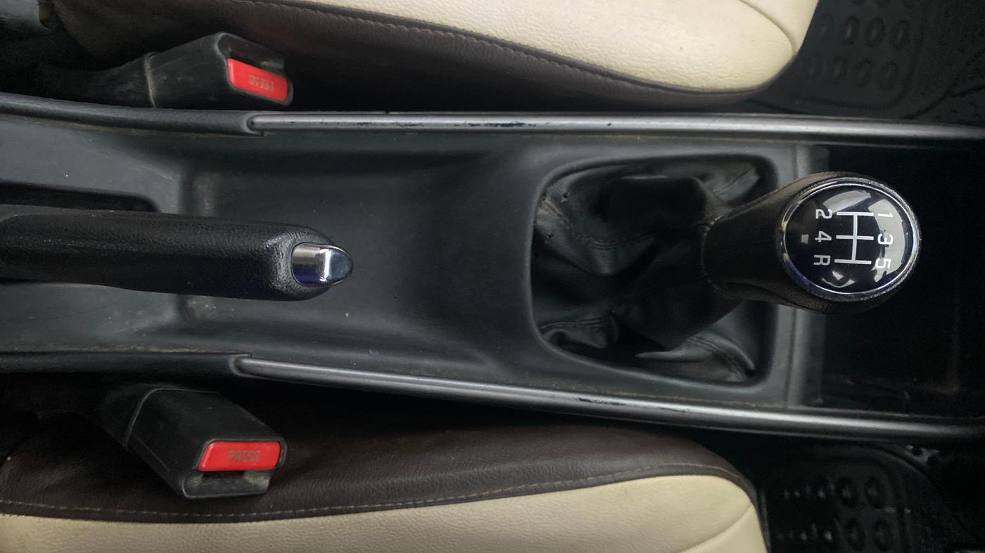 2021 Maruti Baleno DELTA PETROL 1.2, Petrol, Manual, 84,397 km, Gear Lever