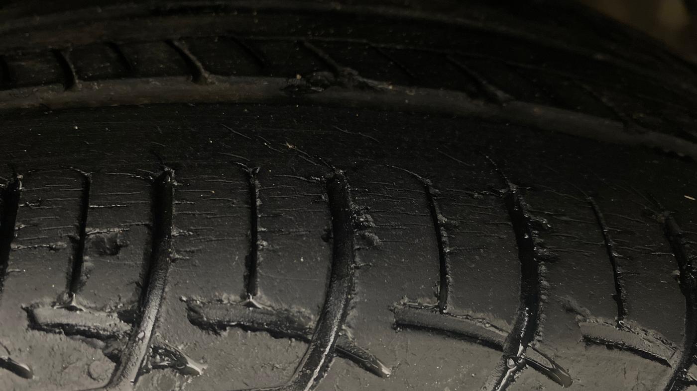 2021 Maruti Baleno DELTA PETROL 1.2, Petrol, Manual, 84,397 km, Right Front Tyre Tread
