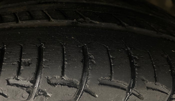 2021 Maruti Baleno DELTA PETROL 1.2, Petrol, Manual, 84,397 km, Right Front Tyre Tread