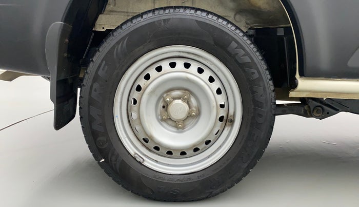 2017 Mahindra Scorpio S4+Intelli Hybrid 2WD, Diesel, Manual, 33,431 km, Right Rear Wheel