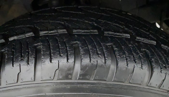 2017 Mahindra Scorpio S4+Intelli Hybrid 2WD, Diesel, Manual, 33,431 km, Left Rear Tyre Tread