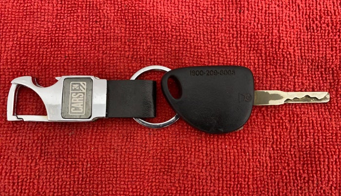 2017 Mahindra Scorpio S4+Intelli Hybrid 2WD, Diesel, Manual, 33,431 km, Key Close Up