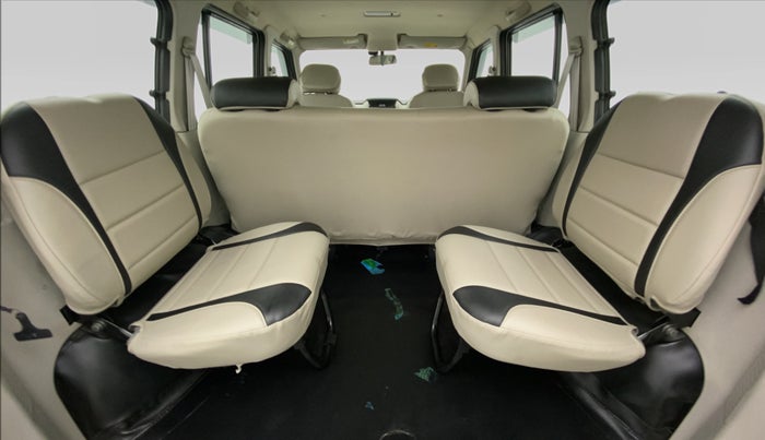 2017 Mahindra Scorpio S4+Intelli Hybrid 2WD, Diesel, Manual, 33,431 km, Third Seat Row ( optional )