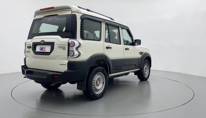 2017 Mahindra Scorpio S4+Intelli Hybrid 2WD, Diesel, Manual, 33,431 km, Right Back Diagonal