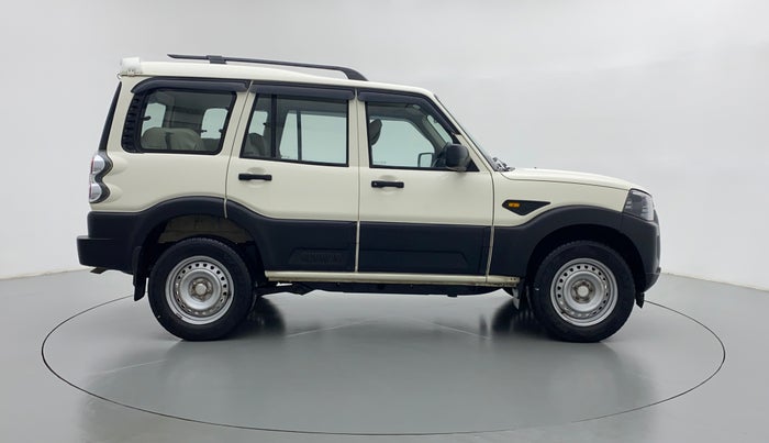 2017 Mahindra Scorpio S4+Intelli Hybrid 2WD, Diesel, Manual, 33,431 km, Right Side