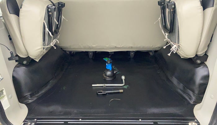 2017 Mahindra Scorpio S4+Intelli Hybrid 2WD, Diesel, Manual, 33,431 km, Boot Inside