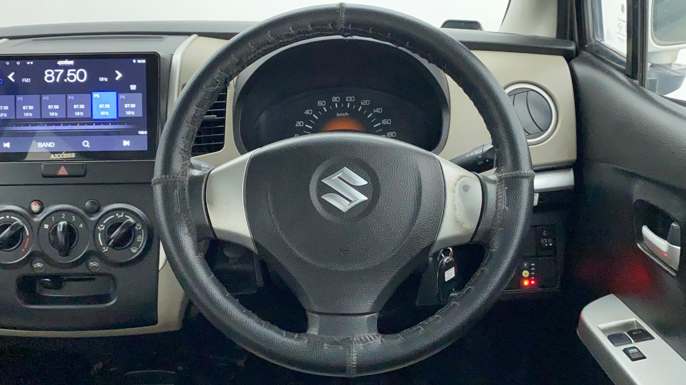 2015 Maruti Wagon R 1.0 LXI CNG, CNG, Manual, 73,116 km, Steering Wheel Close Up