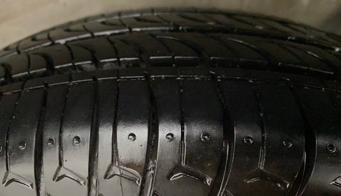 2015 Maruti Wagon R 1.0 LXI CNG, CNG, Manual, 73,116 km, Left Rear Tyre Tread