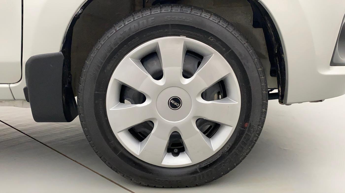 2016 Maruti Alto K10 VXI AMT P, Petrol, Automatic, 6,958 km, Right Front Tyre