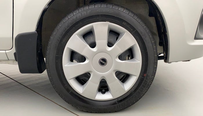 2016 Maruti Alto K10 VXI AMT P, Petrol, Automatic, 6,958 km, Right Front Tyre