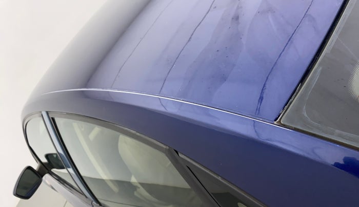 2011 Volkswagen Vento HIGHLINE DIESEL 1.6, Diesel, Manual, 99,527 km, Left B pillar - Paint is slightly faded