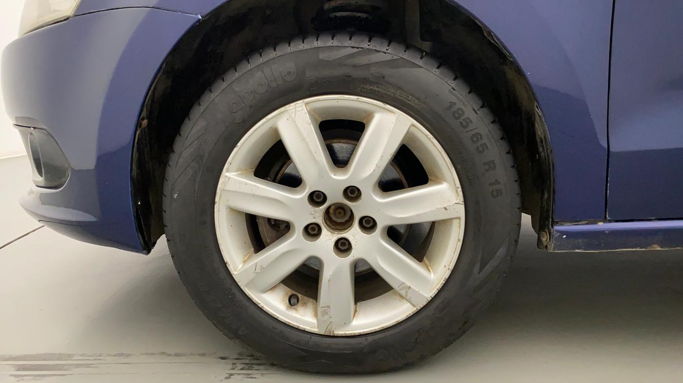 2011 Volkswagen Vento HIGHLINE DIESEL 1.6, Diesel, Manual, 99,527 km, Left Front Wheel