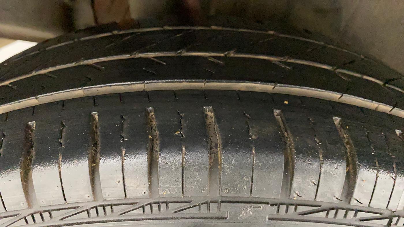 2018 Maruti Swift VXI AMT, Petrol, Automatic, 87,805 km, Right Rear Tyre Tread