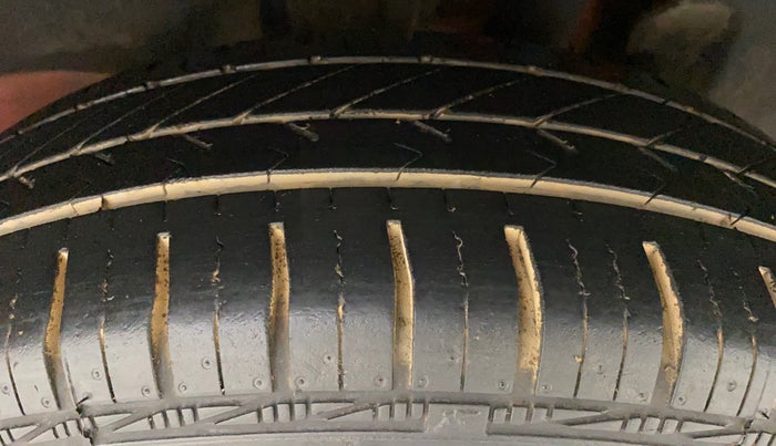 2018 Maruti Swift VXI AMT, Petrol, Automatic, 87,805 km, Left Rear Tyre Tread