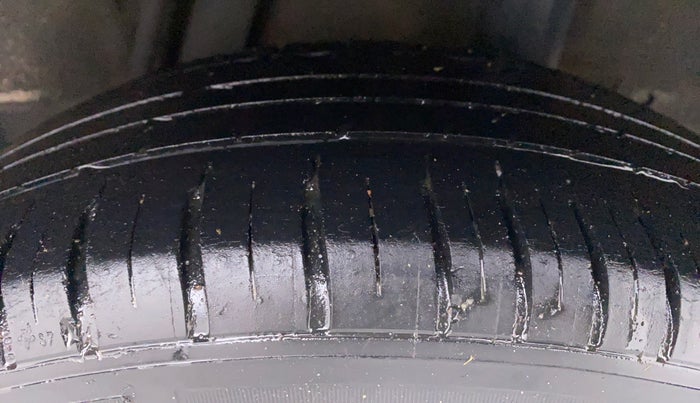 2016 Honda Jazz 1.2 V AT, Petrol, Automatic, 42,593 km, Left Rear Tyre Tread