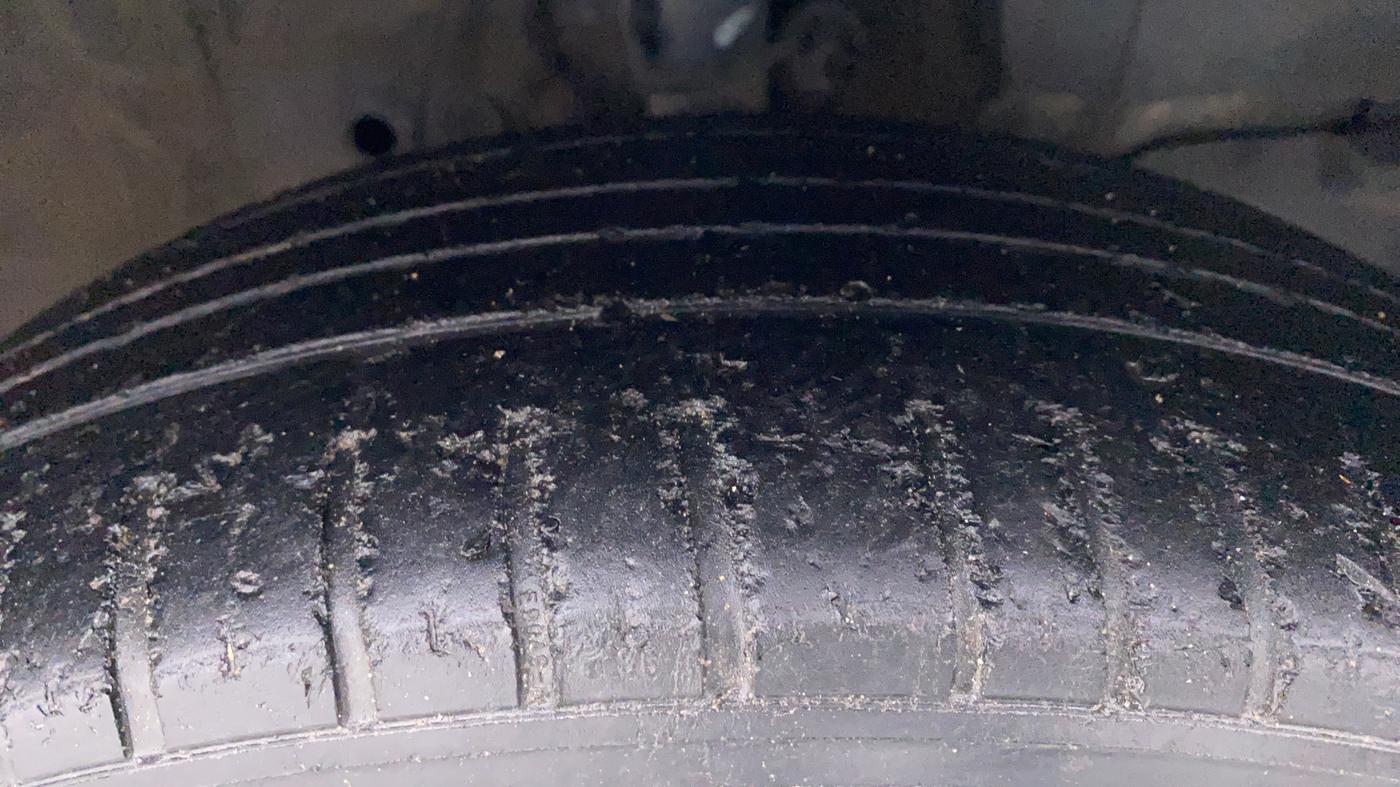 2016 Honda Jazz 1.2 V AT, Petrol, Automatic, 42,593 km, Right Front Tyre Tread