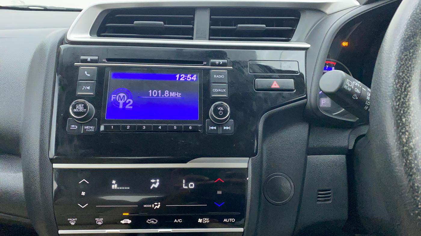 2016 Honda Jazz 1.2 V AT, Petrol, Automatic, 42,593 km, Air Conditioner