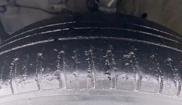 2016 Honda Jazz 1.2 V AT, Petrol, Automatic, 42,593 km, Left Front Tyre Tread