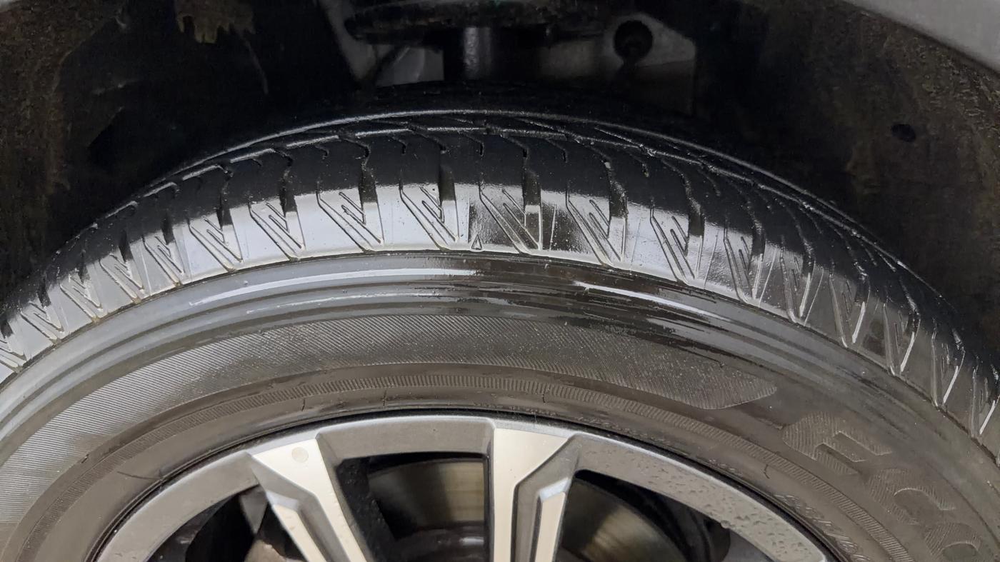 2023 Mahindra XUV700 AX 7 P MT 7 STR, Petrol, Manual, 12,238 km, Left Front Tyre Tread