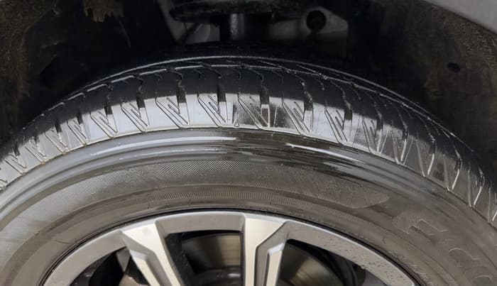 2023 Mahindra XUV700 AX 7 P MT 7 STR, Petrol, Manual, 12,238 km, Left Front Tyre Tread