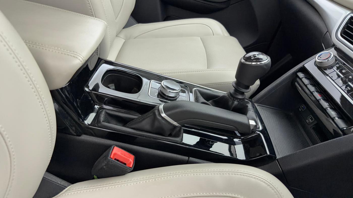 2023 Mahindra XUV700 AX 7 P MT 7 STR, Petrol, Manual, 12,238 km, Gear Lever
