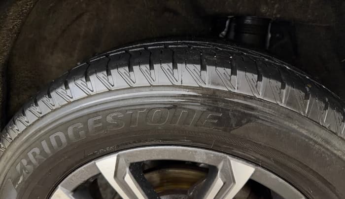 2023 Mahindra XUV700 AX 7 P MT 7 STR, Petrol, Manual, 12,238 km, Left Rear Tyre Tread
