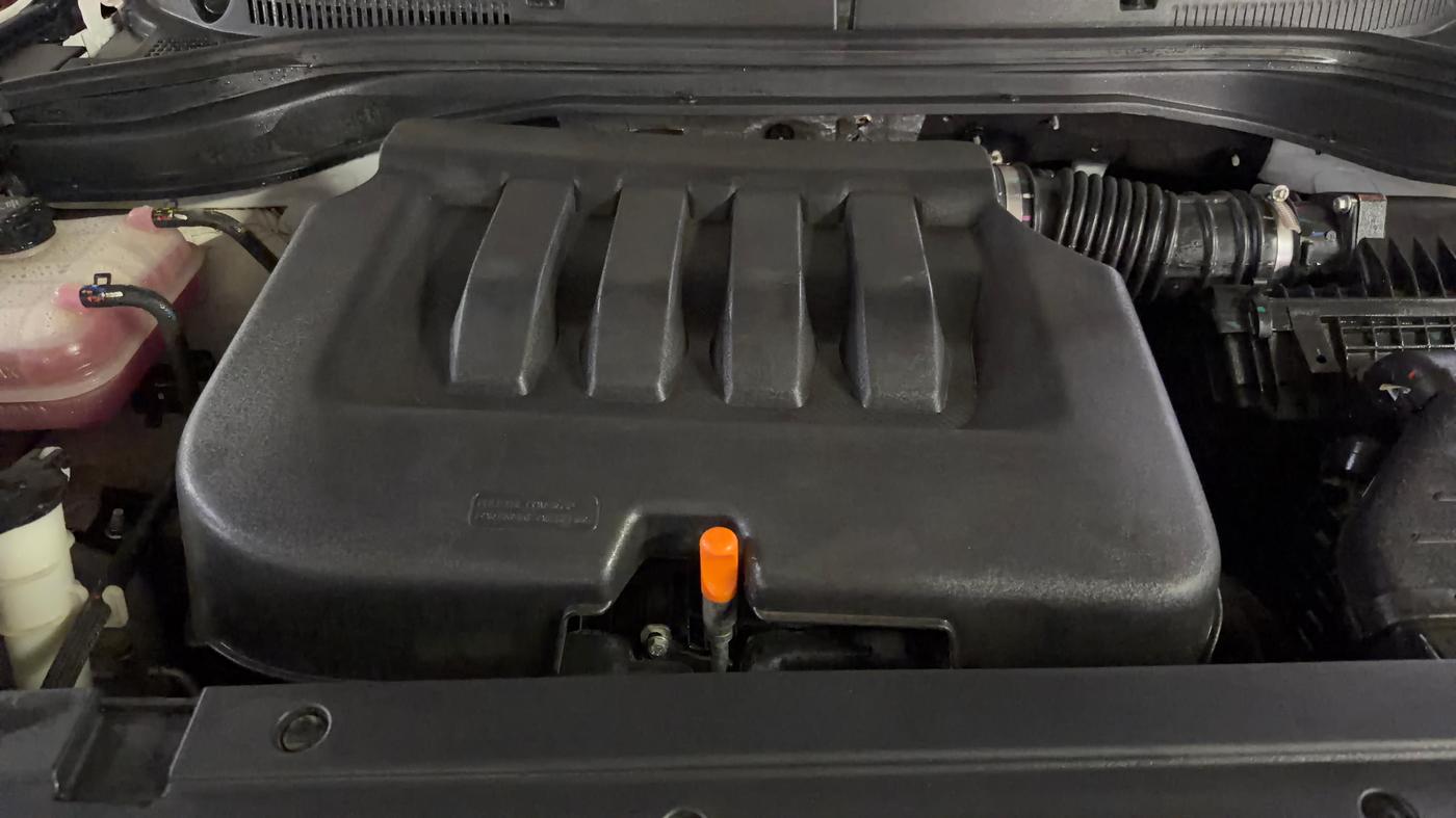 2023 Mahindra XUV700 AX 7 P MT 7 STR, Petrol, Manual, 12,238 km, Engine View