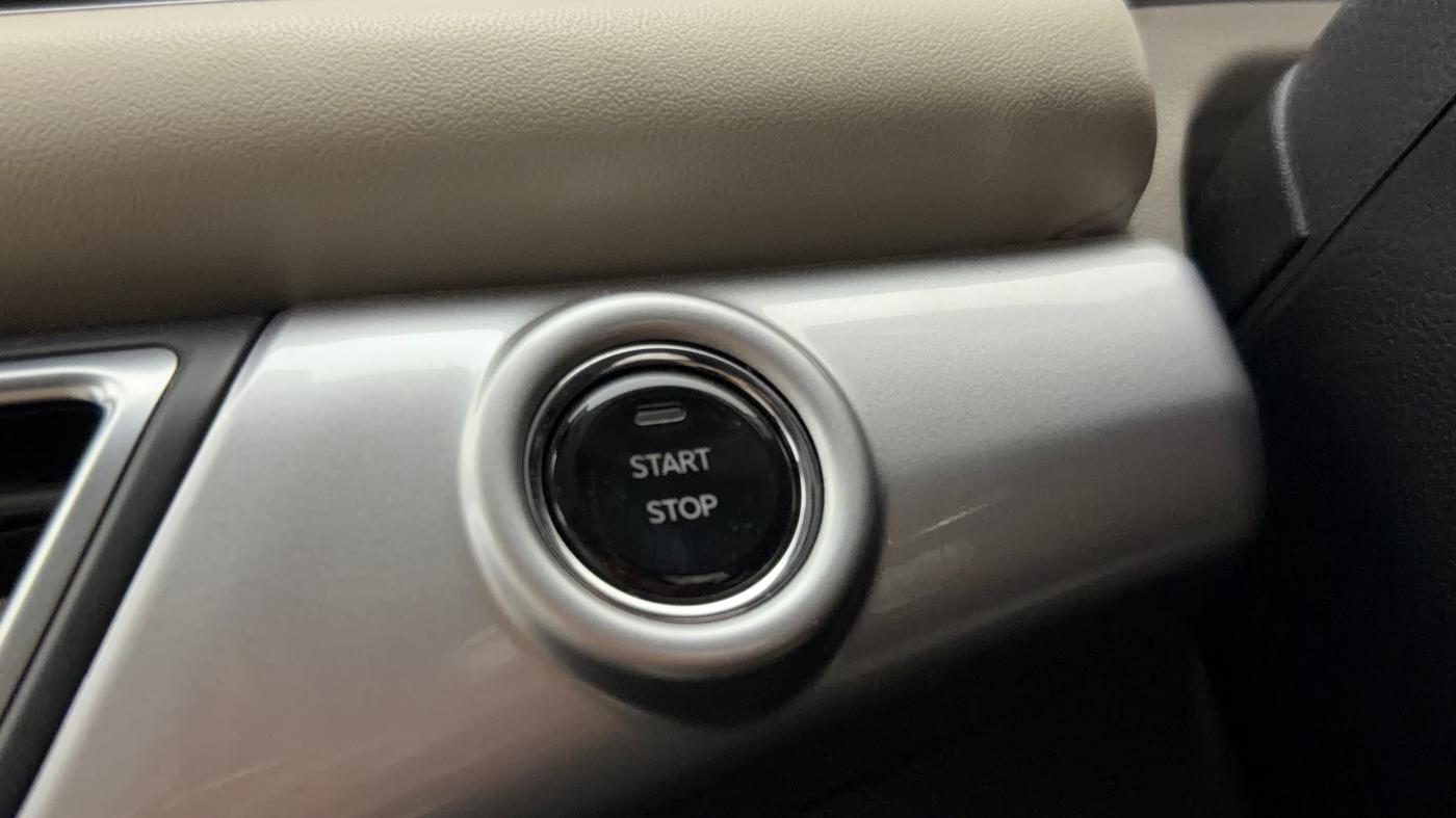 2023 Mahindra XUV700 AX 7 P MT 7 STR, Petrol, Manual, 12,238 km, Keyless Start/ Stop Button
