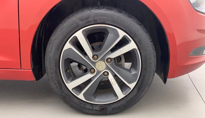 2021 Tata ALTROZ XZ PLUS PETROL, Petrol, Manual, 25,858 km, Right Front Wheel