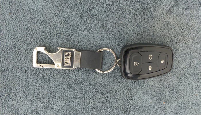 2021 Tata ALTROZ XZ PLUS PETROL, Petrol, Manual, 25,858 km, Key Close Up
