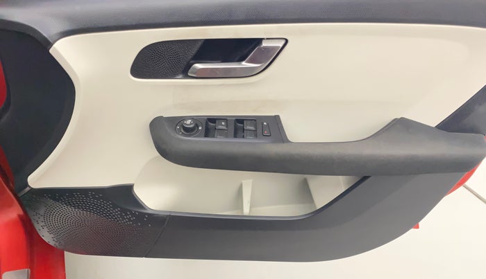 2021 Tata ALTROZ XZ PLUS PETROL, Petrol, Manual, 25,858 km, Driver Side Door Panels Control