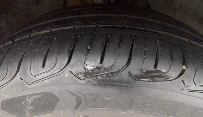 2021 Tata ALTROZ XZ PLUS PETROL, Petrol, Manual, 25,858 km, Right Front Tyre Tread