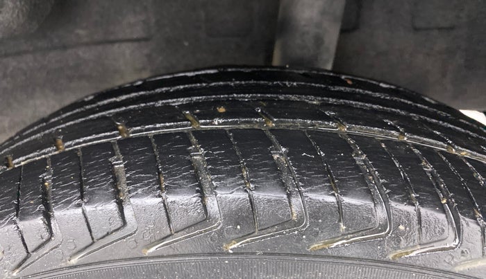 2017 Datsun Redi Go T (O), Petrol, Manual, 79,958 km, Left Rear Tyre Tread