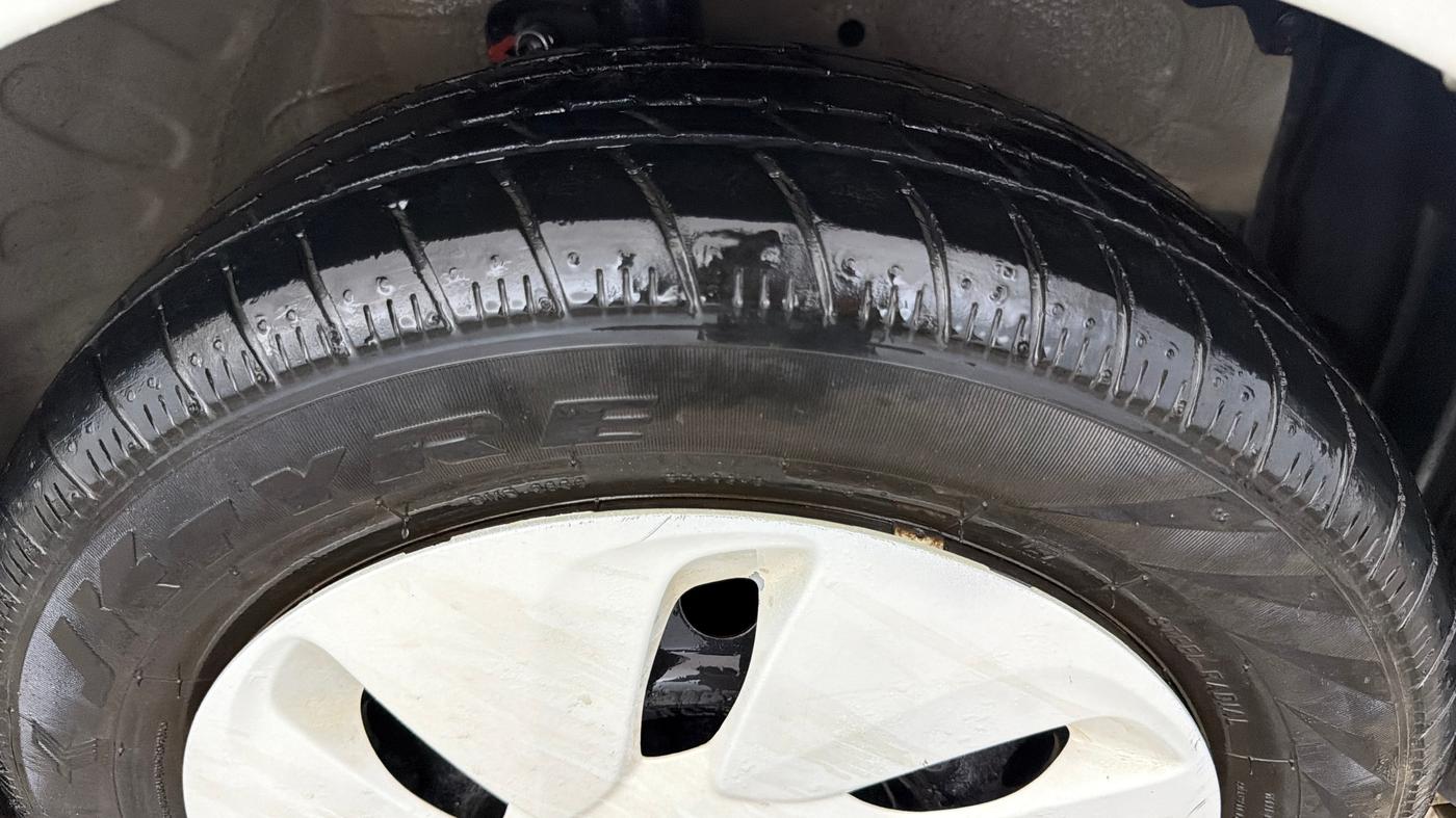 2018 Maruti Celerio VXI CNG, CNG, Manual, 24,468 km, Right Front Tyre Tread