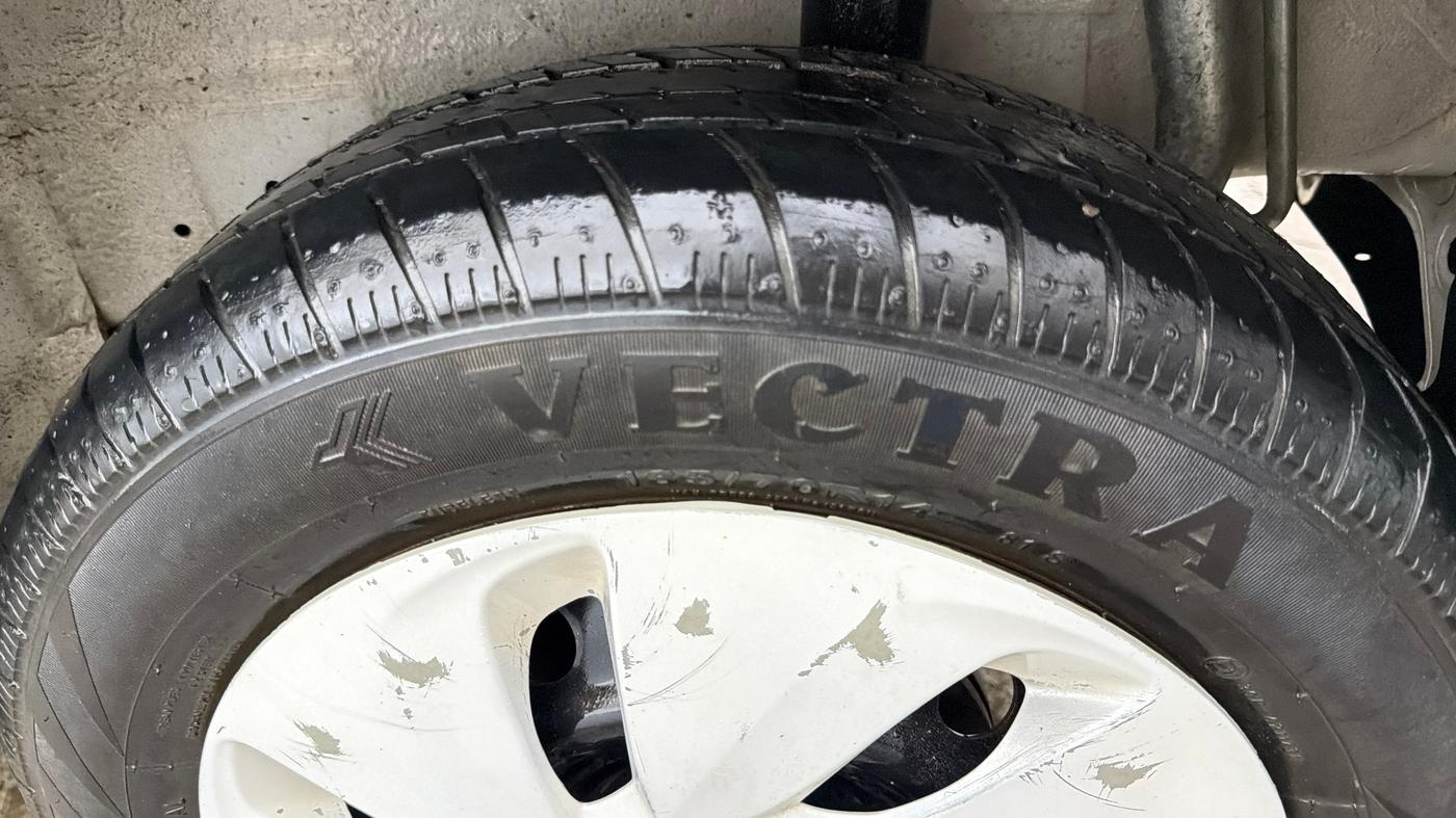 2018 Maruti Celerio VXI CNG, CNG, Manual, 24,468 km, Left Rear Tyre Tread