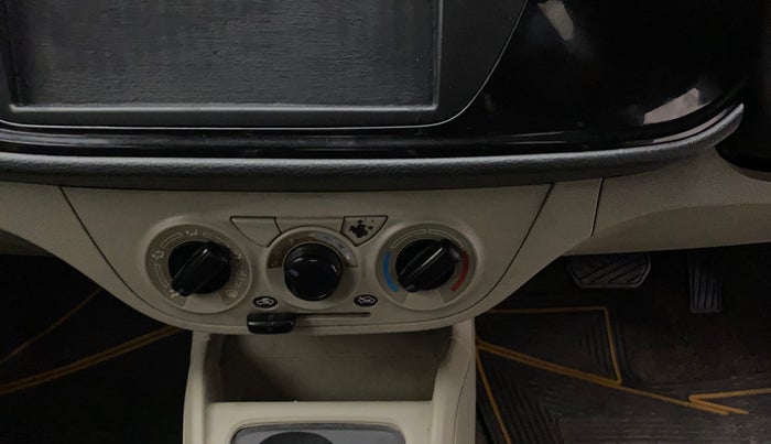 2015 Maruti Alto K10 VXI AMT, Petrol, Automatic, 61,739 km, AC Unit - Directional switch has minor damage