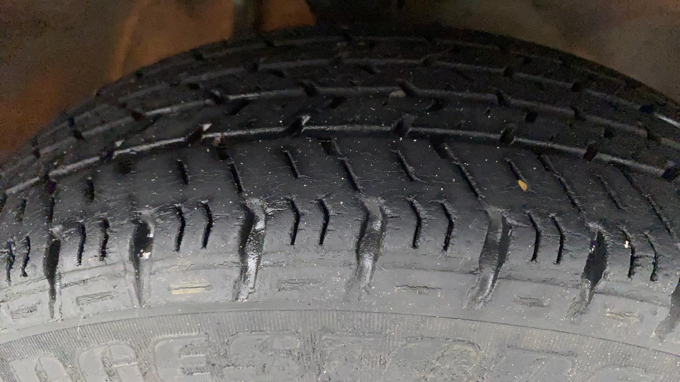 2015 Maruti Alto K10 VXI AMT, Petrol, Automatic, 61,739 km, Right Front Tyre Tread