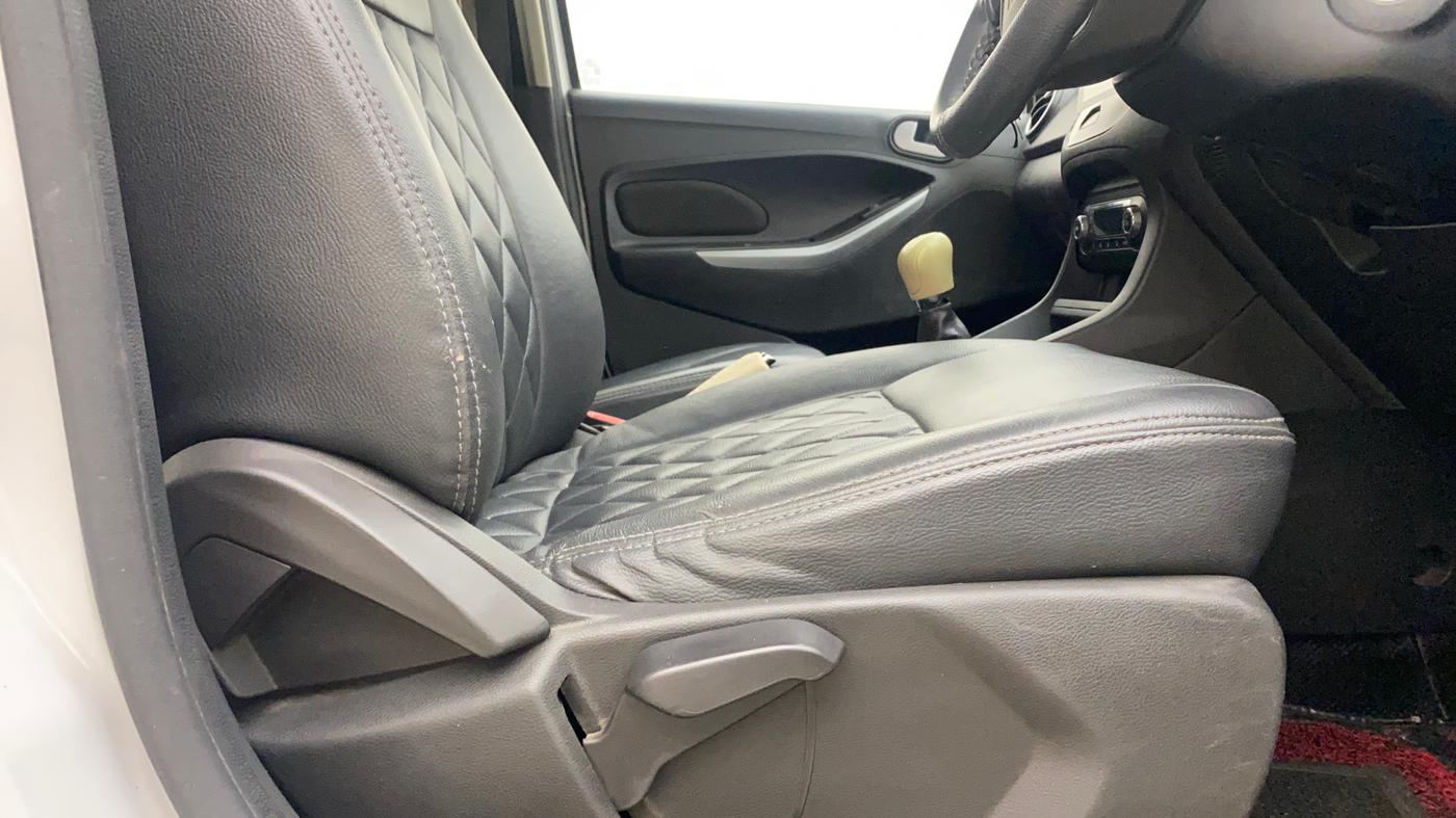 2015 Ford New Figo TITANIUM 1.2 PETROL MT, Petrol, Manual, 75,224 km, Driver Side Adjustment Panel