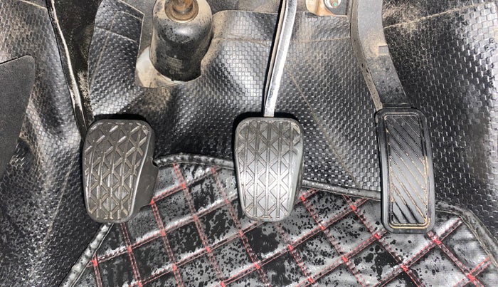 2015 Ford New Figo TITANIUM 1.2 PETROL MT, Petrol, Manual, 75,224 km, Pedals